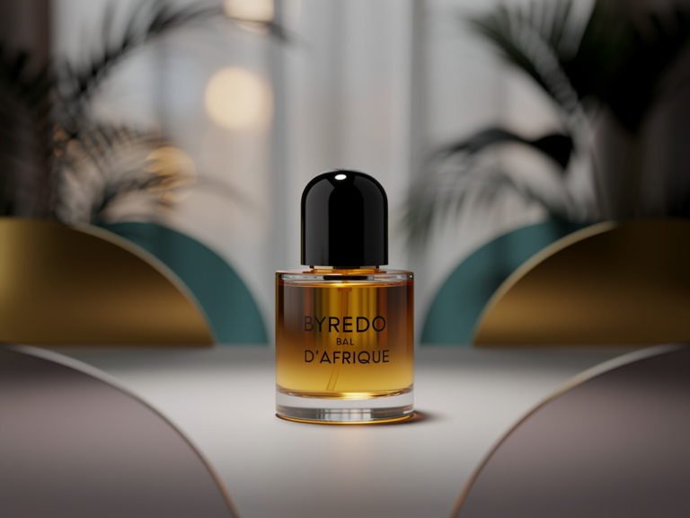 Byredo Bal d'Afrique Flakon vor elegantem Hintergrund mit Duftnotenbeschreibung