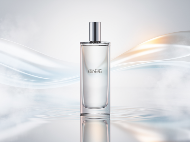 Issey Miyake L'Eau d'Issey Flakon mit elegantem Design und frischem Duft